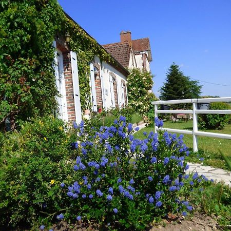Chambres D'Hotes Les Muscaris Feins-en-Gatinais 외부 사진