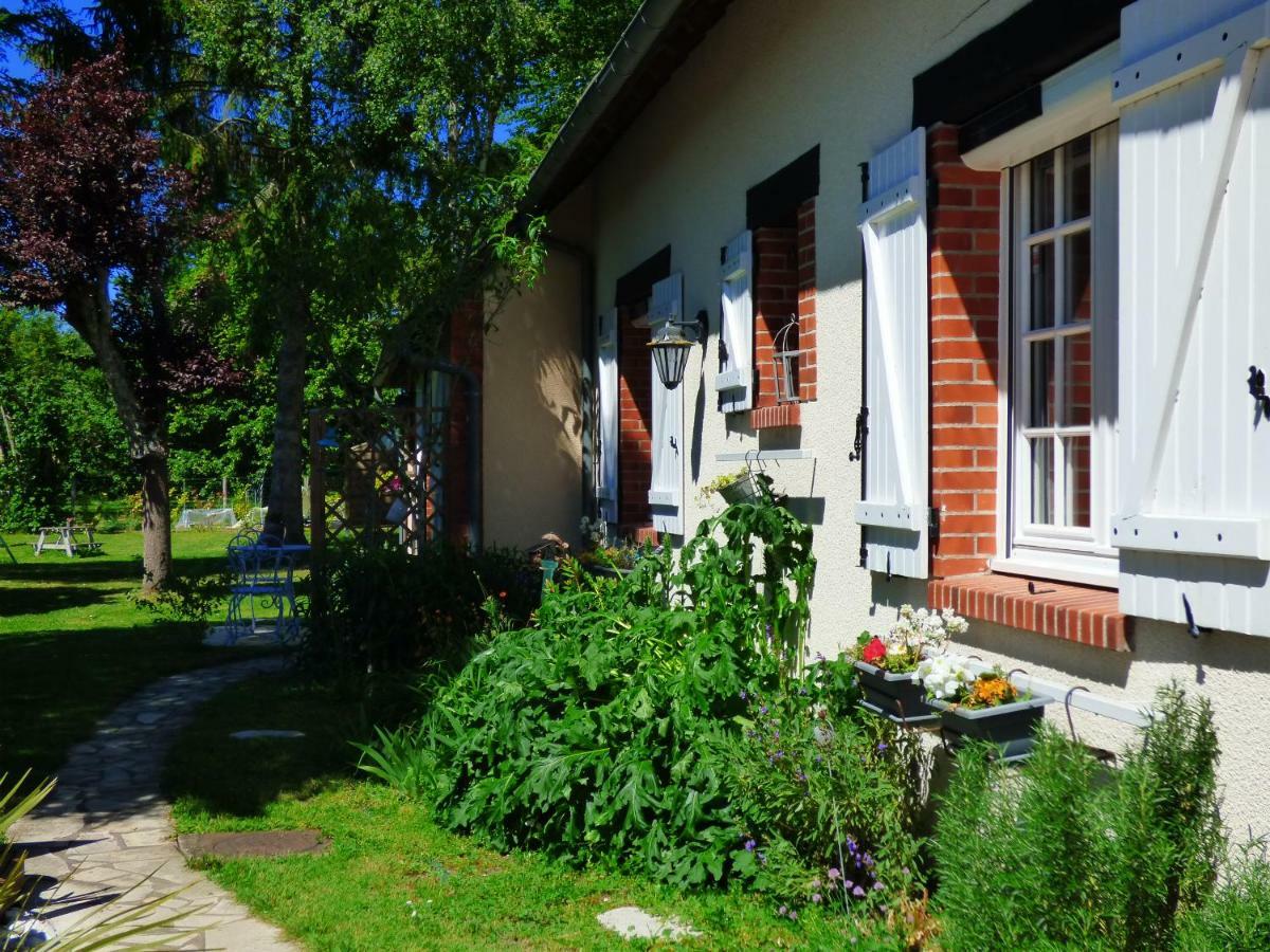 Chambres D'Hotes Les Muscaris Feins-en-Gatinais 외부 사진
